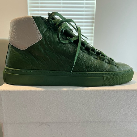 Balenciaga mid top green and white sneaker size 41